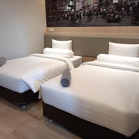 Hotel Odua Golden Mansyur Medan Zewnętrze zdjęcie