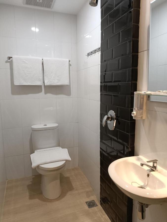 Hotel Odua Golden Mansyur Medan Zewnętrze zdjęcie