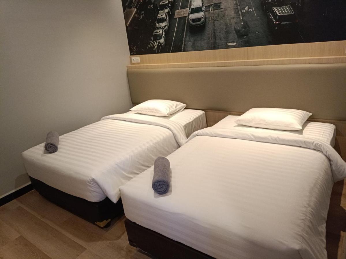 Hotel Odua Golden Mansyur Medan Zewnętrze zdjęcie